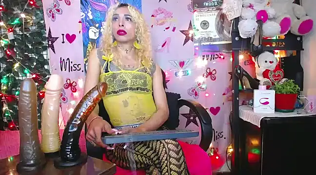 Snapshot of flaquita_corall chatting on March 20, 1:24 am flaquita corall online show from March 20, 1:24 am