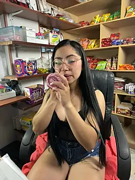 demyanderson  online show from February 28, 10:44 pm