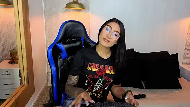 Taly Fox online show from March 9, 2:54 pm