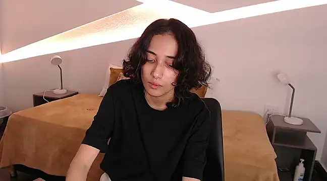 Snapshot of hot_little_bunny chatting on January 4, 10:55 pm hot little bunny online show from January 4, 10:55 pm