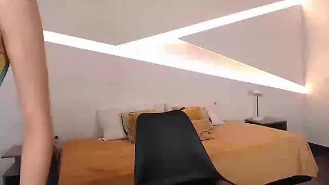 Snapshot of hot_little_bunny chatting on January 11, 9:15 pm hot little bunny online show from January 11, 9:15 pm