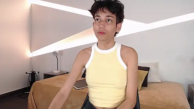 Snapshot of hot_little_bunny chatting on February 4, 9:20 pm hot little bunny online show from February 4, 9:20 pm