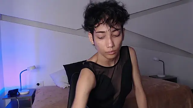 Snapshot of hot_little_bunny chatting on March 5, 8:32 pm hot little bunny online show from March 5, 8:32 pm