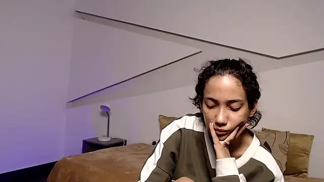 Snapshot of hot_little_bunny chatting on September 10, 9:37 pm hot little bunny online show from September 10, 9:37 pm