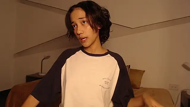 Snapshot of hot_little_bunny chatting on September 29, 8:35 pm hot little bunny online show from September 29, 8:35 pm