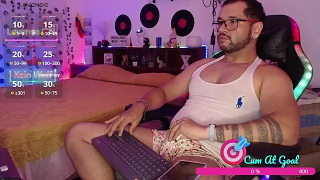 Snapshot of Xein_WoIf chatting on April 21, 3:02 am Xein WoIf online show from April 21, 3:02 am