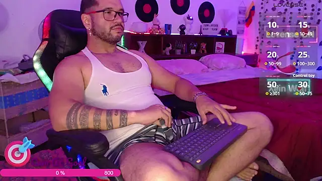 Snapshot of Xein_WoIf chatting on May 2, 3:22 am Xein WoIf online show from May 2, 3:22 am