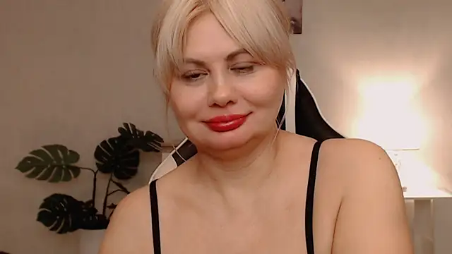 Lola Richie online show from March 21, 8:19 am