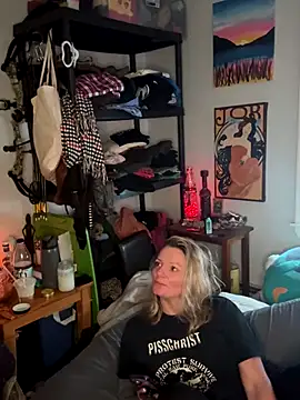 Snapshot of Terrafirma chatting on December 14, 6:12 pm Terrafirma online show from December 14, 6:12 pm