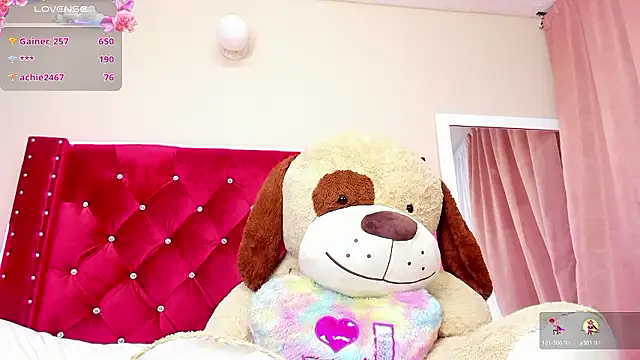 Snapshot of Tyra_Privacy chatting on December 6, 9:32 am Tyra Privacy online show from December 6, 9:32 am