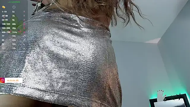 Snapshot of VickyJackson_ chatting on January 17, 12:10 am VickyJackson online show from January 17, 12:10 am