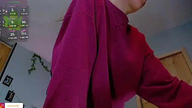 VickyJackson  online show from October 28, 5:48 pm