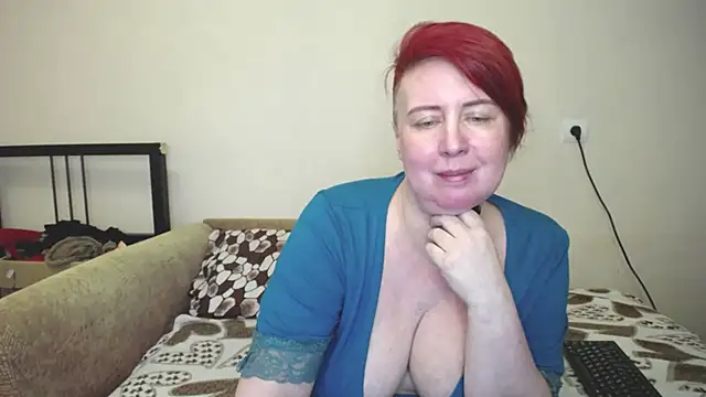 NikolRedMilf online show from December 19, 10:10 pm
