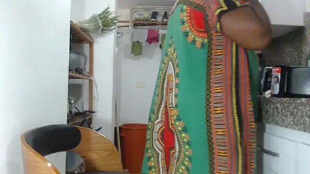 Snapshot of LiraRusso chatting on March 1, 9:28 pm LiraRusso online show from March 1, 9:28 pm