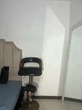Snapshot of LiraRusso chatting on July 16, 11:44 pm LiraRusso online show from July 16, 11:44 pm
