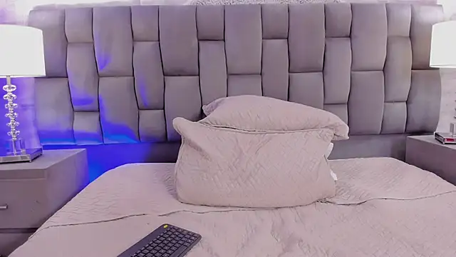 CinthiaCollins online show from February 7, 12:09 am