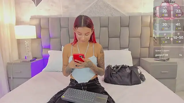 CinthiaCollins online show from March 4, 9:43 pm