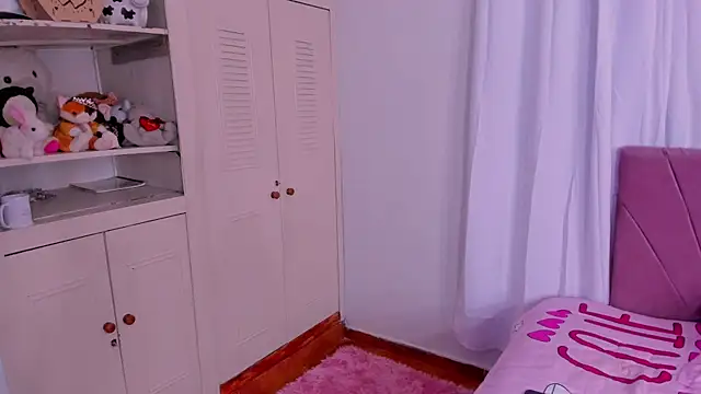 CinthiaCollins online show from January 9, 8:10 pm