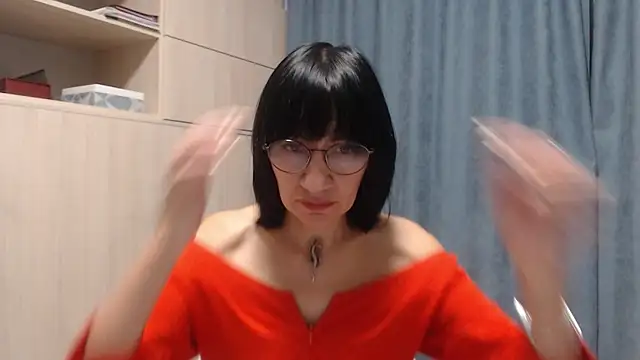Snapshot of Erica95Bloom chatting on January 2, 7:07 pm Erica95Bloom online show from January 2, 7:07 pm