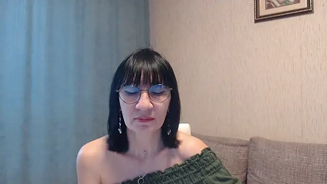 Snapshot of Erica95Bloom chatting on January 30, 12:06 pm Erica95Bloom online show from January 30, 12:06 pm