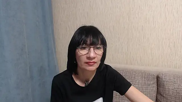 Snapshot of Erica95Bloom chatting on February 25, 8:30 pm Erica95Bloom online show from February 25, 8:30 pm