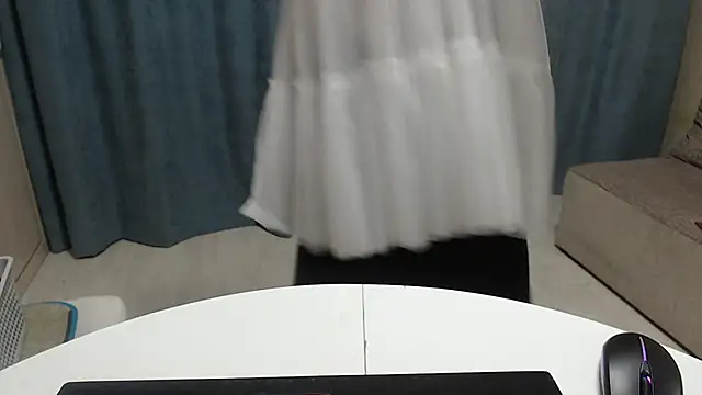 Snapshot of Erica95Bloom chatting on March 3, 6:12 pm Erica95Bloom online show from March 3, 6:12 pm