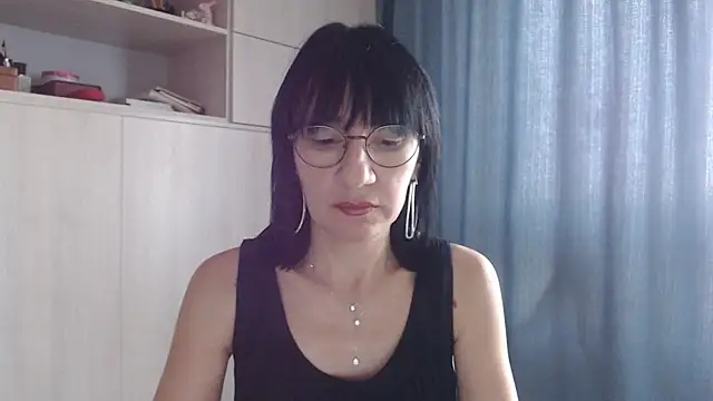 Snapshot of Erica95Bloom chatting on September 14, 9:19 am Erica95Bloom online show from September 14, 9:19 am