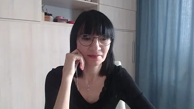 Snapshot of Erica95Bloom chatting on September 17, 6:59 am Erica95Bloom online show from September 17, 6:59 am