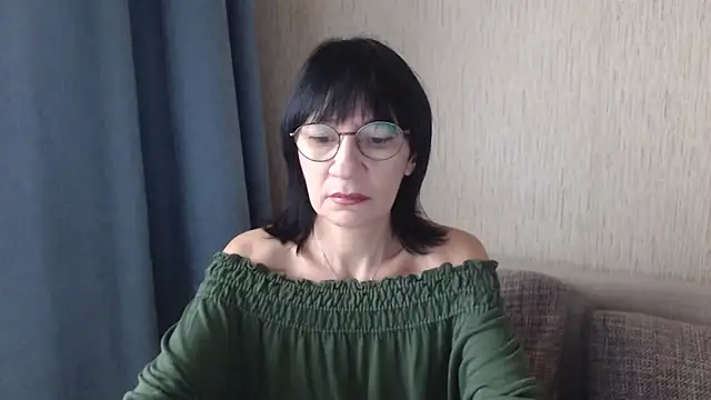 Snapshot of Erica95Bloom chatting on September 25, 5:33 am Erica95Bloom online show from September 25, 5:33 am