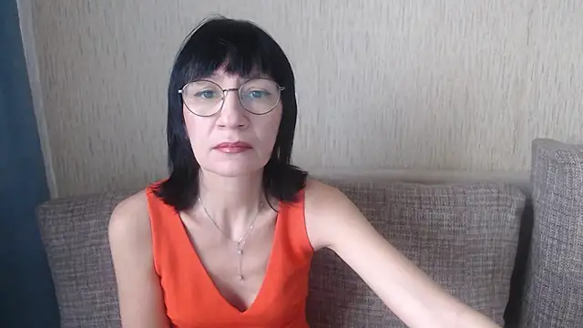 Snapshot of Erica95Bloom chatting on October 16, 8:04 am Erica95Bloom online show from October 16, 8:04 am