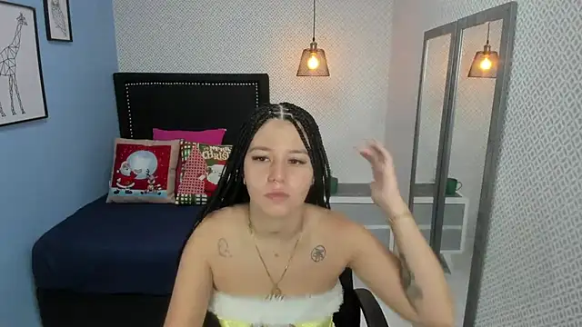 Snapshot of LORENADAVIES chatting on December 24, 12:22 pm LORENADAVIES online show from December 24, 12:22 pm