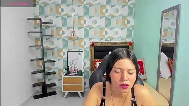 Snapshot of LORENADAVIES chatting on December 2, 4:57 pm LORENADAVIES online show from December 2, 4:57 pm