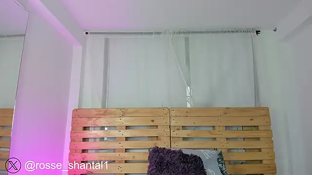 Snapshot of shantal_rosse1 chatting on October 31, 12:06 pm shantal rosse1 online show from October 31, 12:06 pm