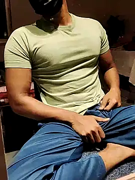 Snapshot of xxxhugedick0001 chatting on February 23, 4:02 pm xxxhugedick0001 online show from February 23, 4:02 pm