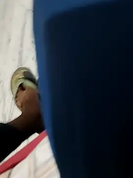 Snapshot of xxxhugedick0001 chatting on March 4, 7:19 am xxxhugedick0001 online show from March 4, 7:19 am