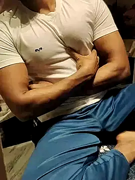 Snapshot of xxxhugedick0001 chatting on March 7, 6:33 pm xxxhugedick0001 online show from March 7, 6:33 pm