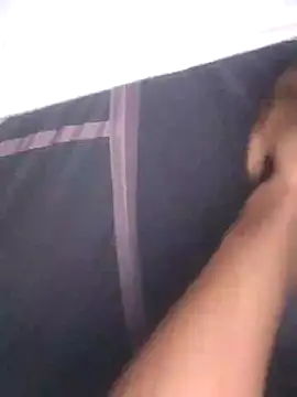 Snapshot of xxxhugedick0001 chatting on March 10, 11:27 pm xxxhugedick0001 online show from March 10, 11:27 pm