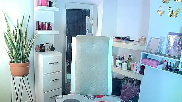 Snapshot of carmen14 chatting on March 1, 1:22 am carmen14 online show from March 1, 1:22 am