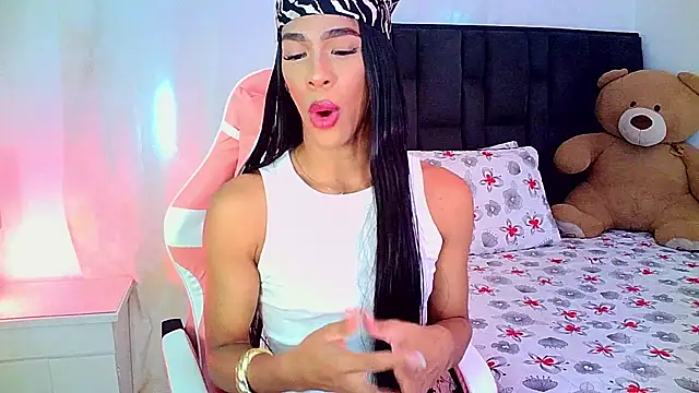 Snapshot of carmen14 chatting on April 26, 12:25 pm carmen14 online show from April 26, 12:25 pm