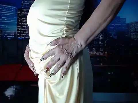 Snapshot of Lucy_mature8 chatting on December 9, 9:05 pm Lucy mature8 online show from December 9, 9:05 pm