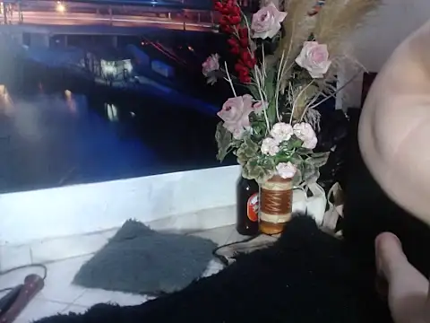 Snapshot of Lucy_mature8 chatting on March 22, 12:17 am Lucy mature8 online show from March 22, 12:17 am