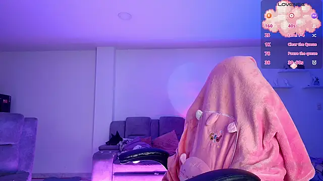 TiffanyBela online show from October 3, 11:02 pm