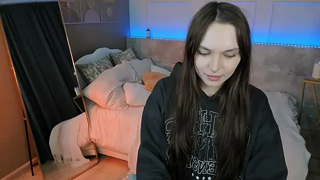 Snapshot of ChloeSunny chatting on May 29, 2:04 pm ChloeSunny online show from May 29, 2:04 pm