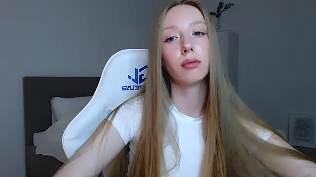 Snapshot of Luna_insniity chatting on October 2, 7:21 pm Luna insniity online show from October 2, 7:21 pm