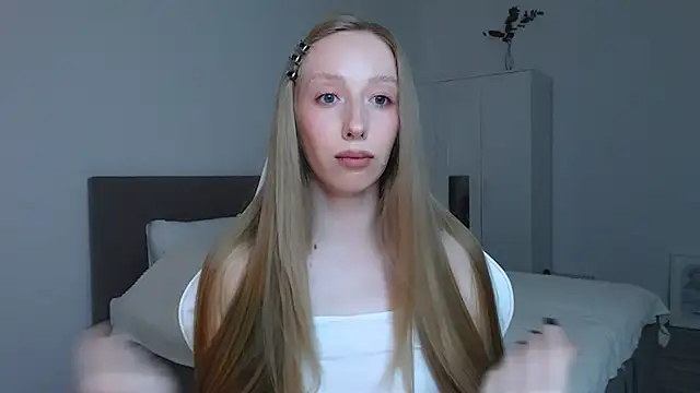 Snapshot of Luna_insniity chatting on October 3, 8:06 pm Luna insniity online show from October 3, 8:06 pm