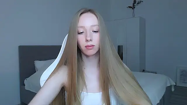 Snapshot of Luna_insniity chatting on October 7, 8:39 pm Luna insniity online show from October 7, 8:39 pm