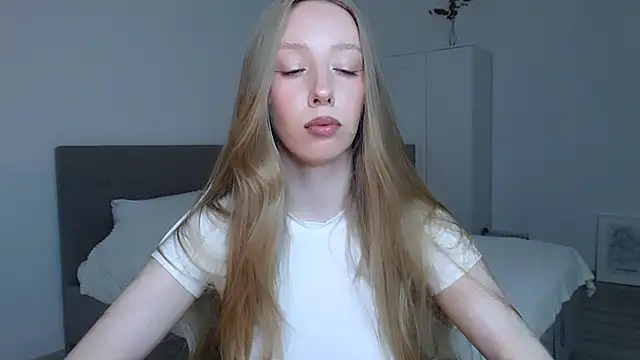 Snapshot of Luna_insniity chatting on October 8, 8:39 pm Luna insniity online show from October 8, 8:39 pm