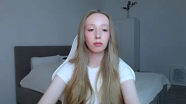 Snapshot of Luna_insniity chatting on October 24, 8:38 pm Luna insniity online show from October 24, 8:38 pm