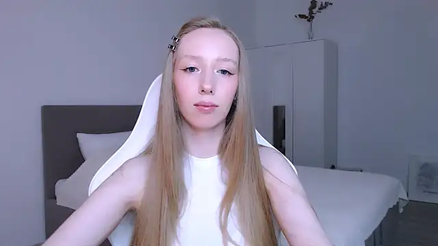 Snapshot of Luna_insniity chatting on November 10, 7:24 pm Luna insniity online show from November 10, 7:24 pm