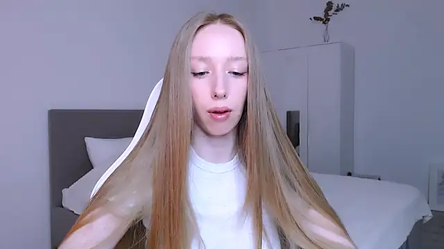 Snapshot of Luna_insniity chatting on November 11, 8:09 pm Luna insniity online show from November 11, 8:09 pm